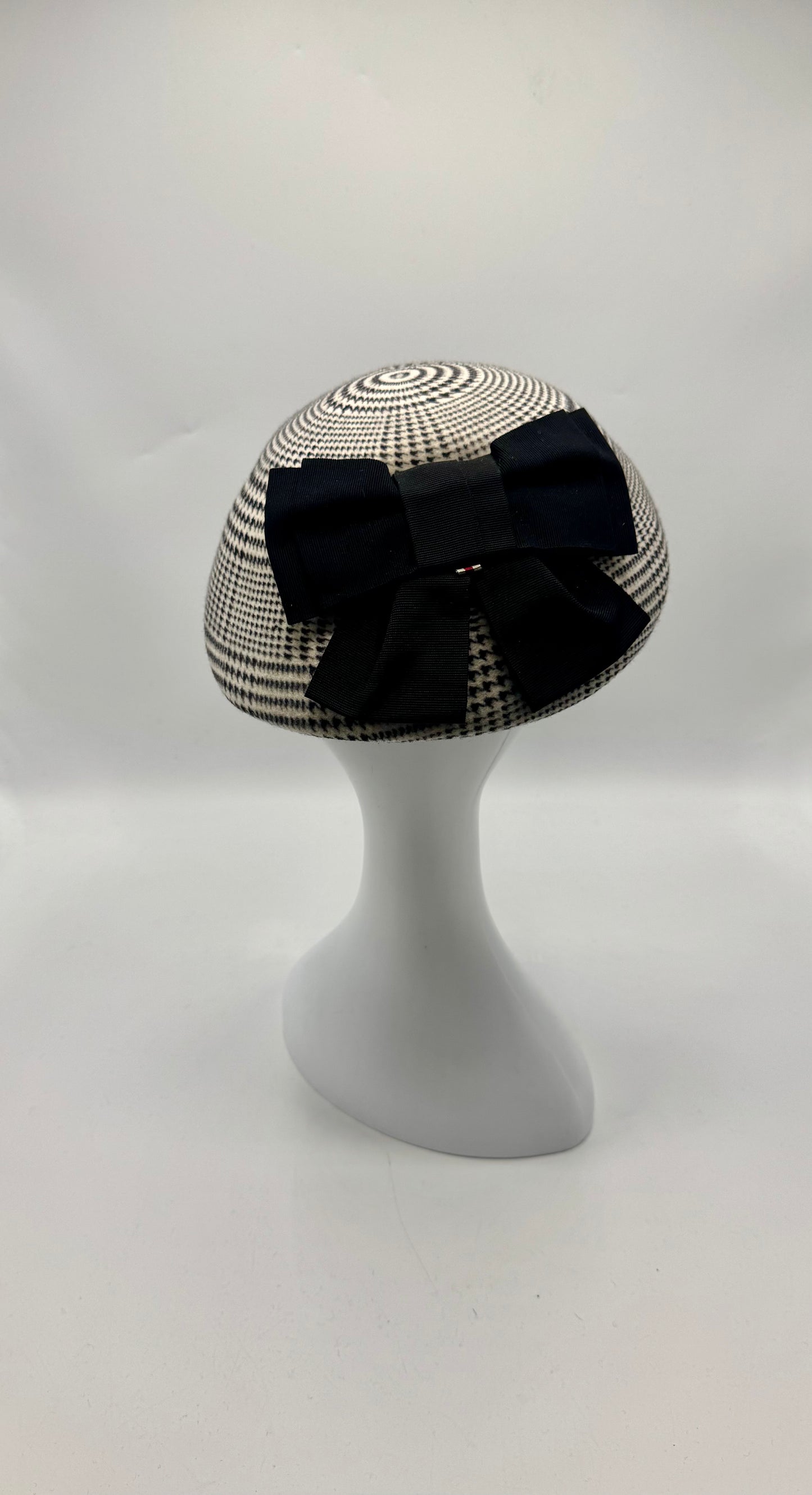 Sculpted Beret with Bow